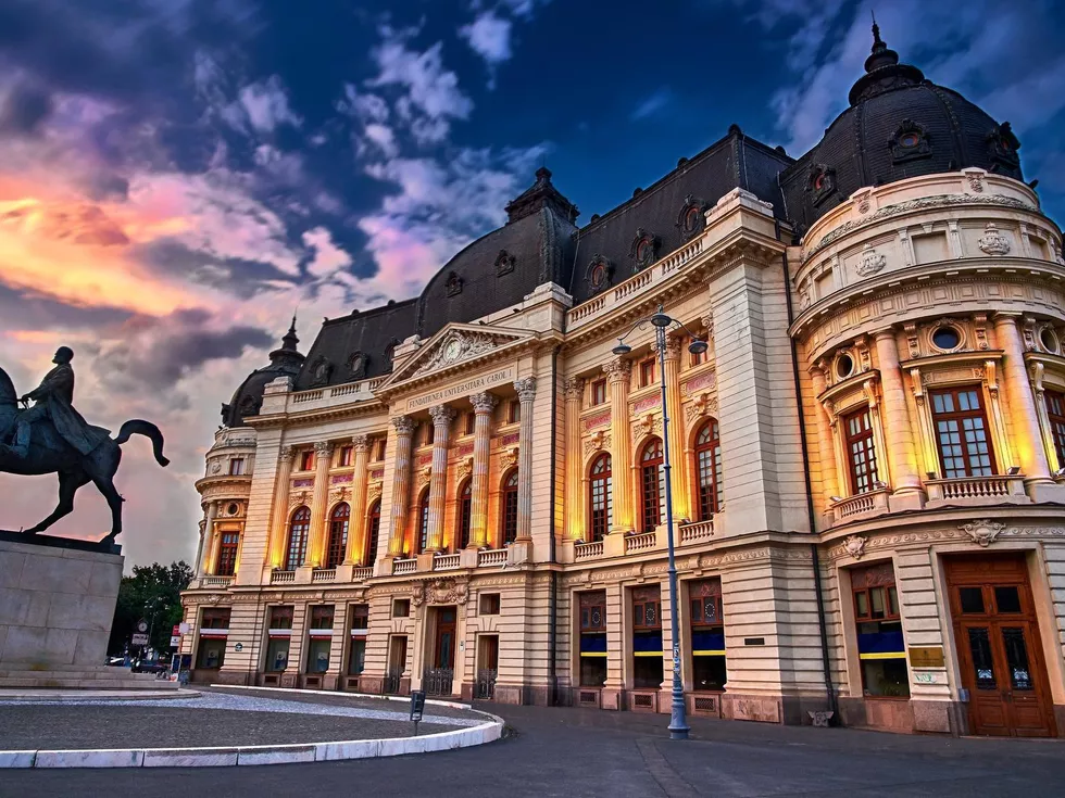 travel program image