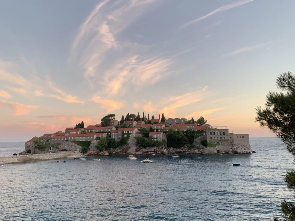 travel program image