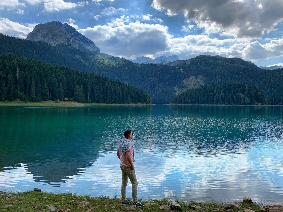 travel program image