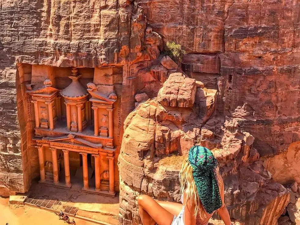 travel program image