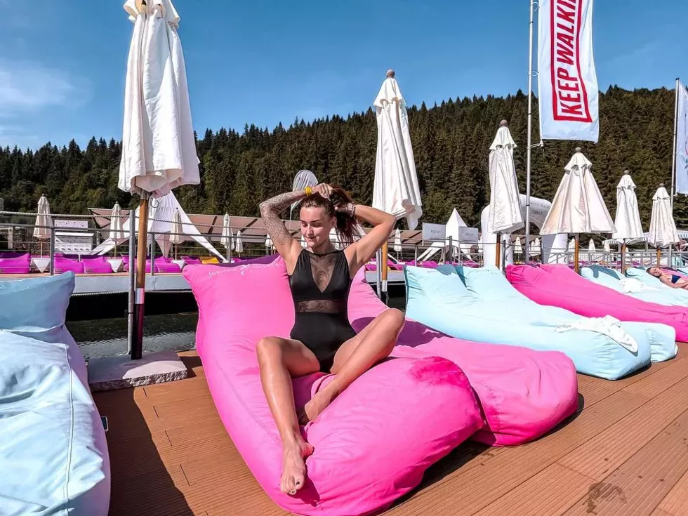 travel program image