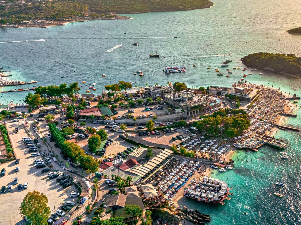 travel program image