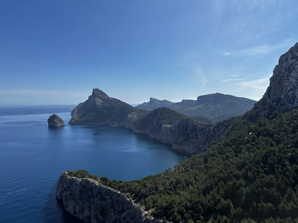 travel program image