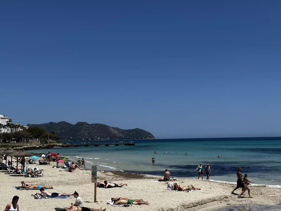 travel program image