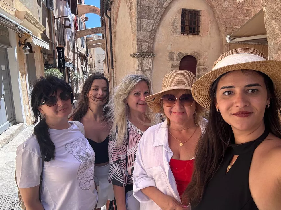 travel program image