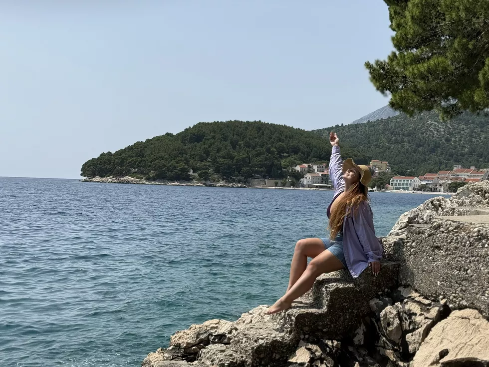 travel program image