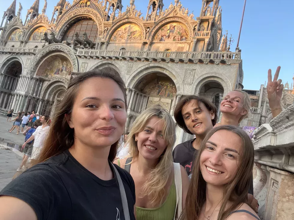 travel program image