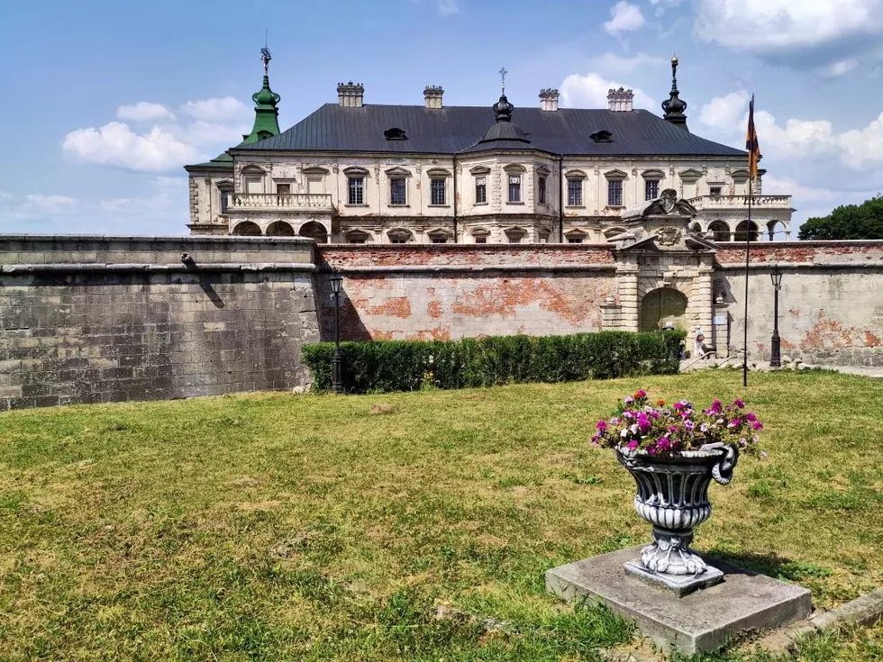 travel program image