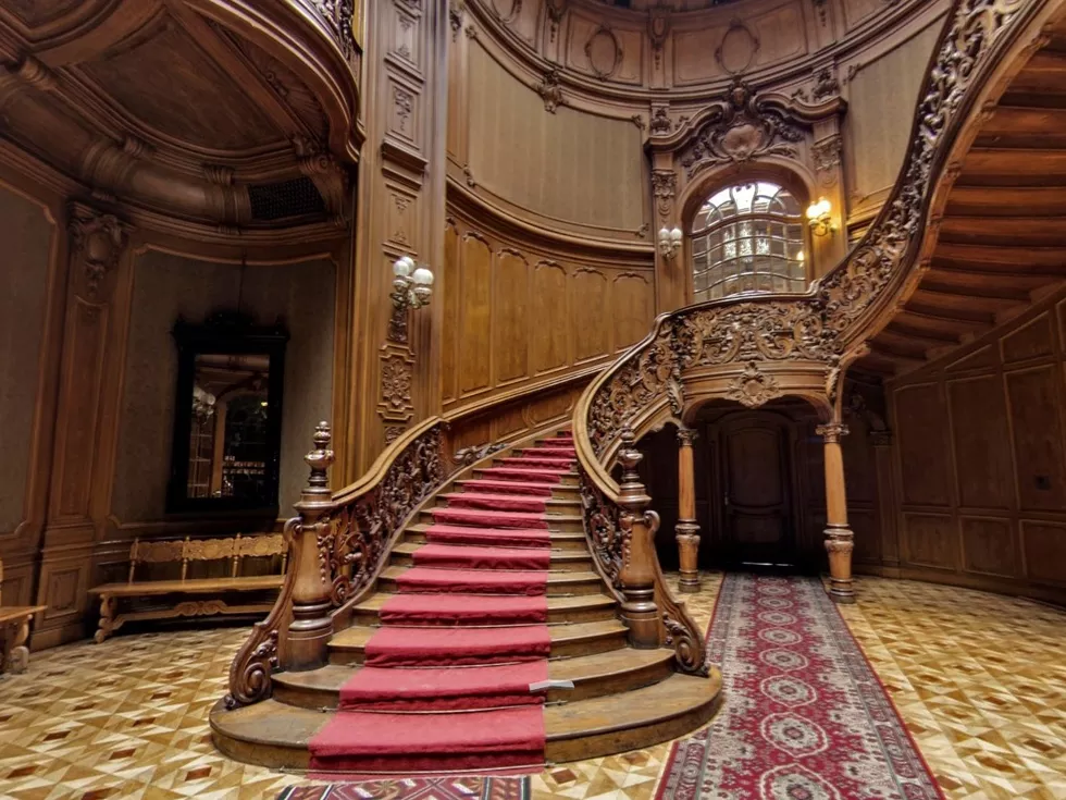 travel program image