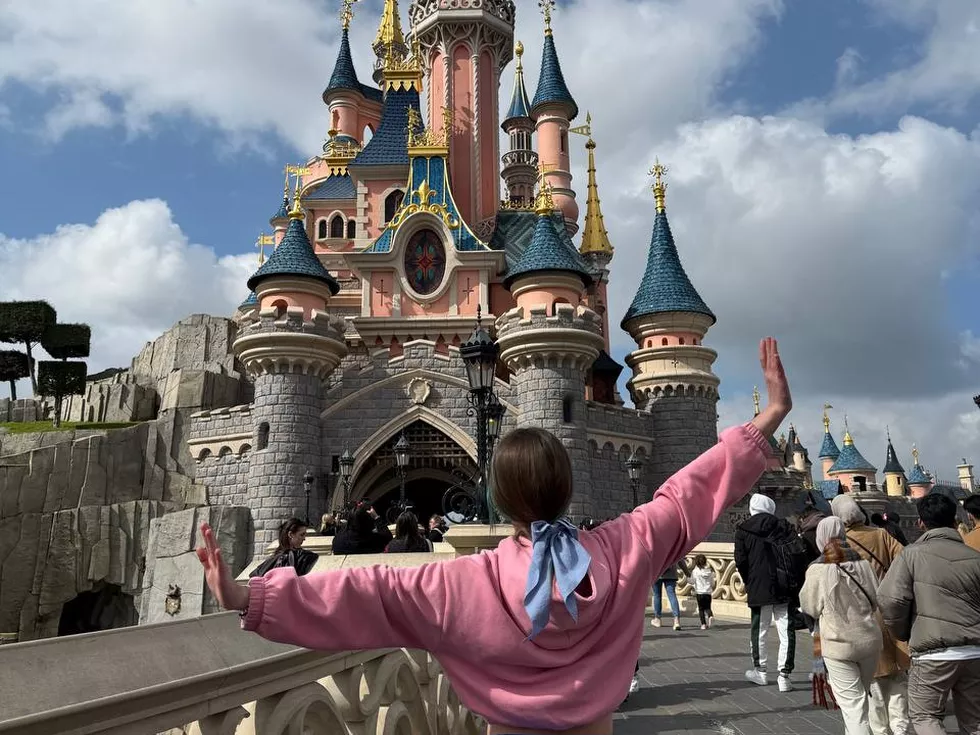 travel program image