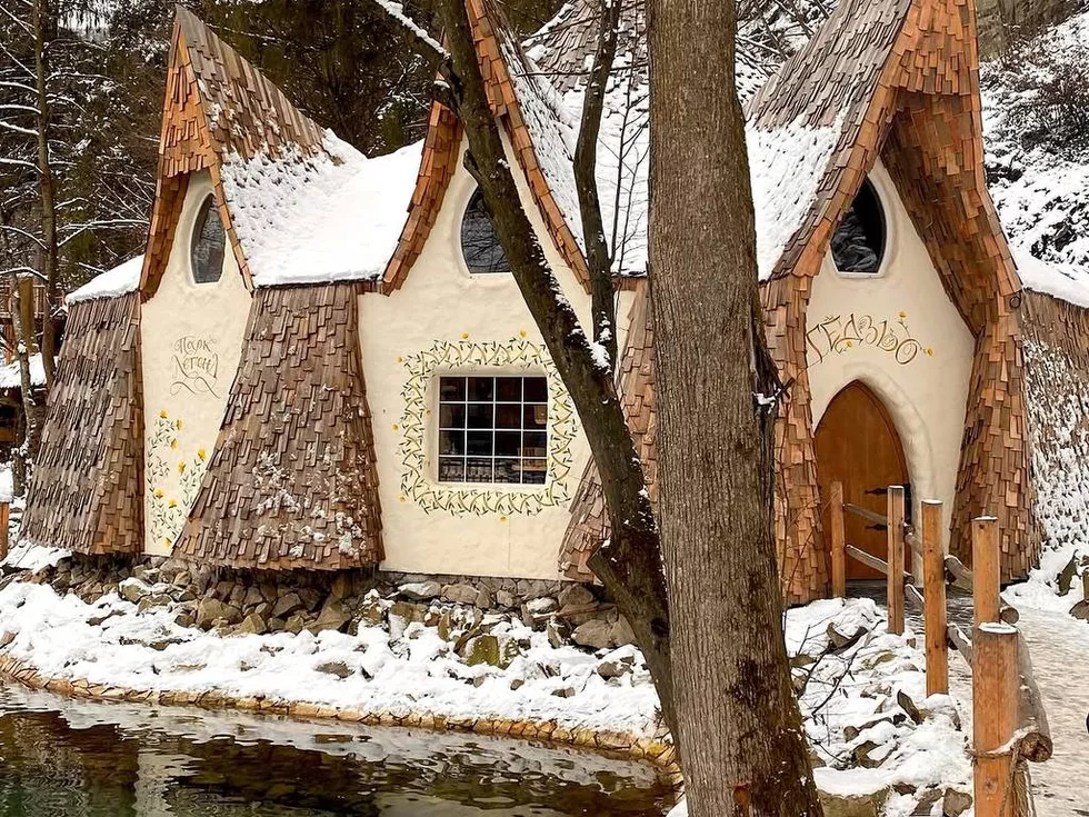 travel program image