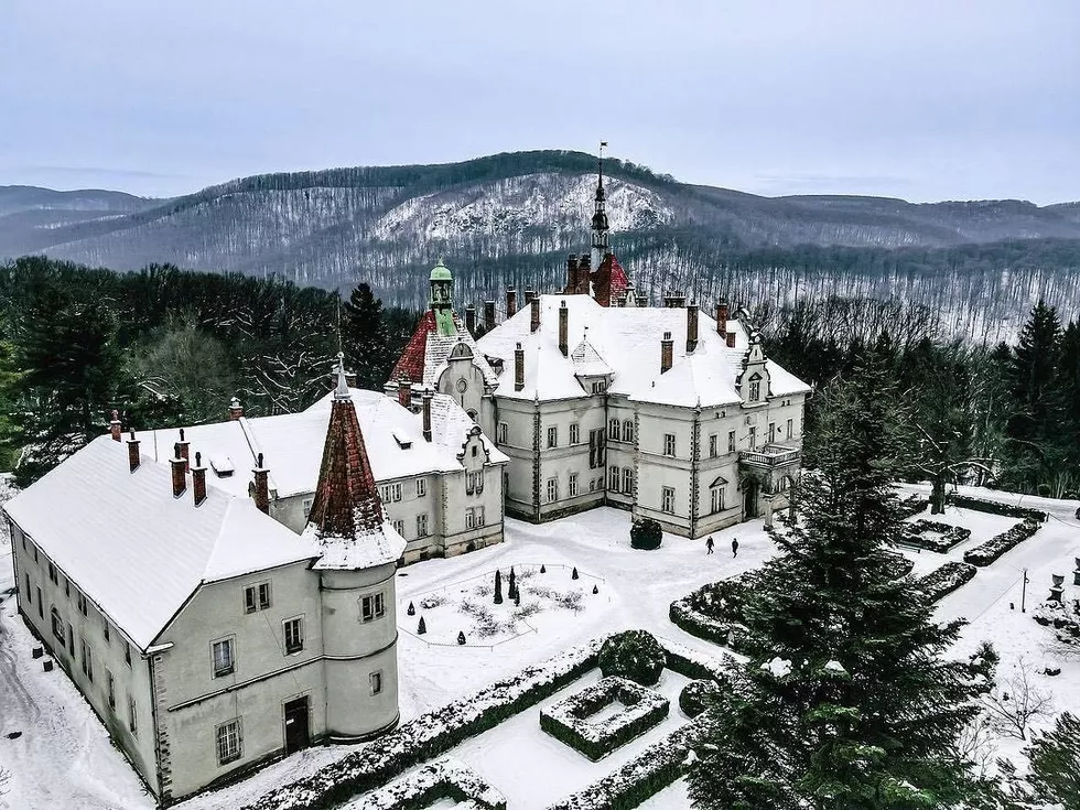 travel program image