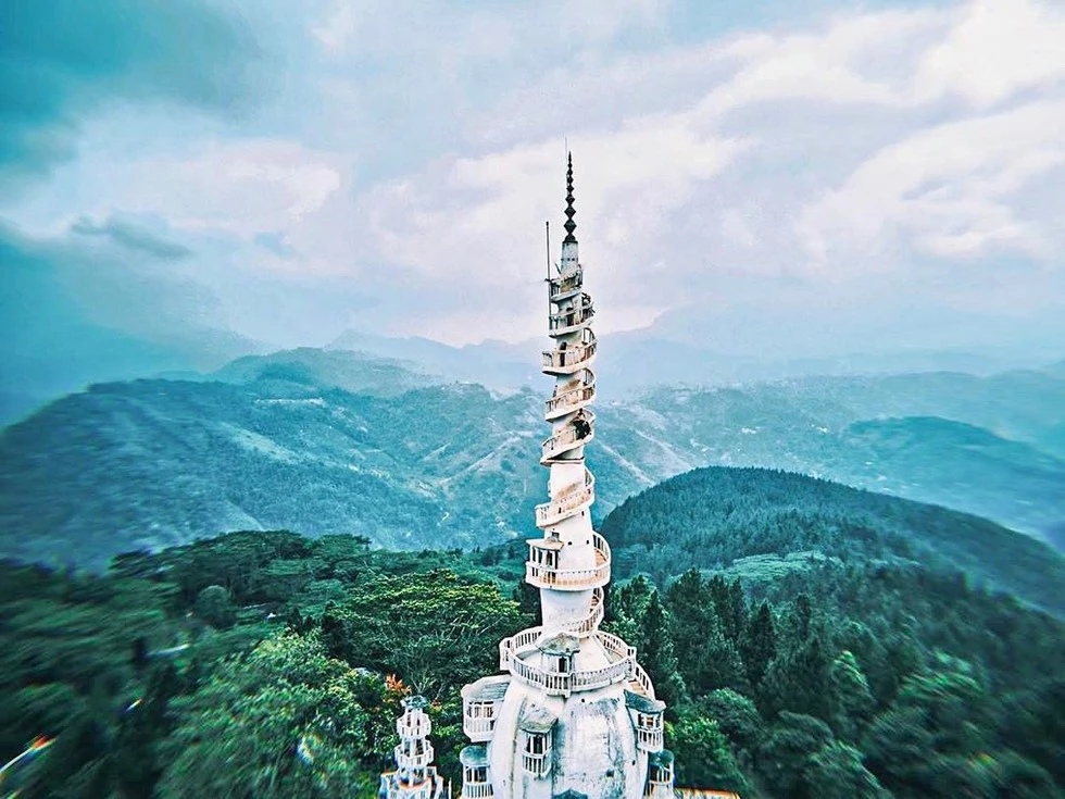 travel program image