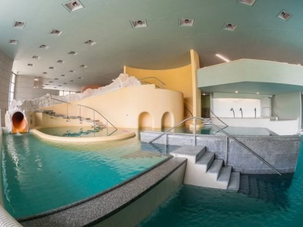 travel program image