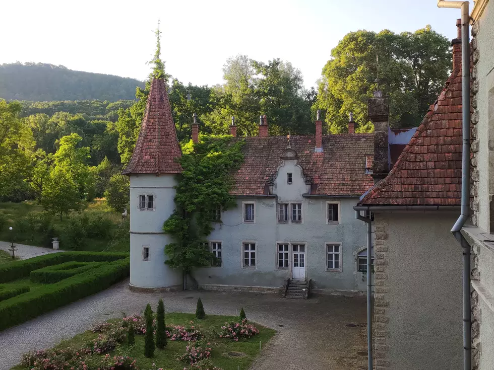 travel program image