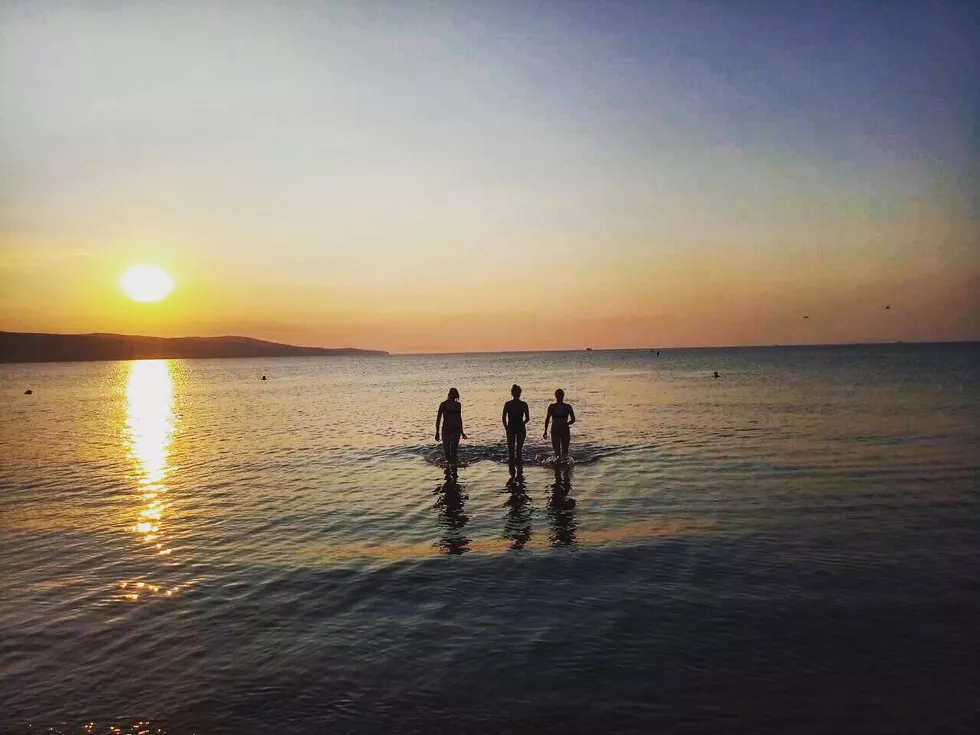 travel program image