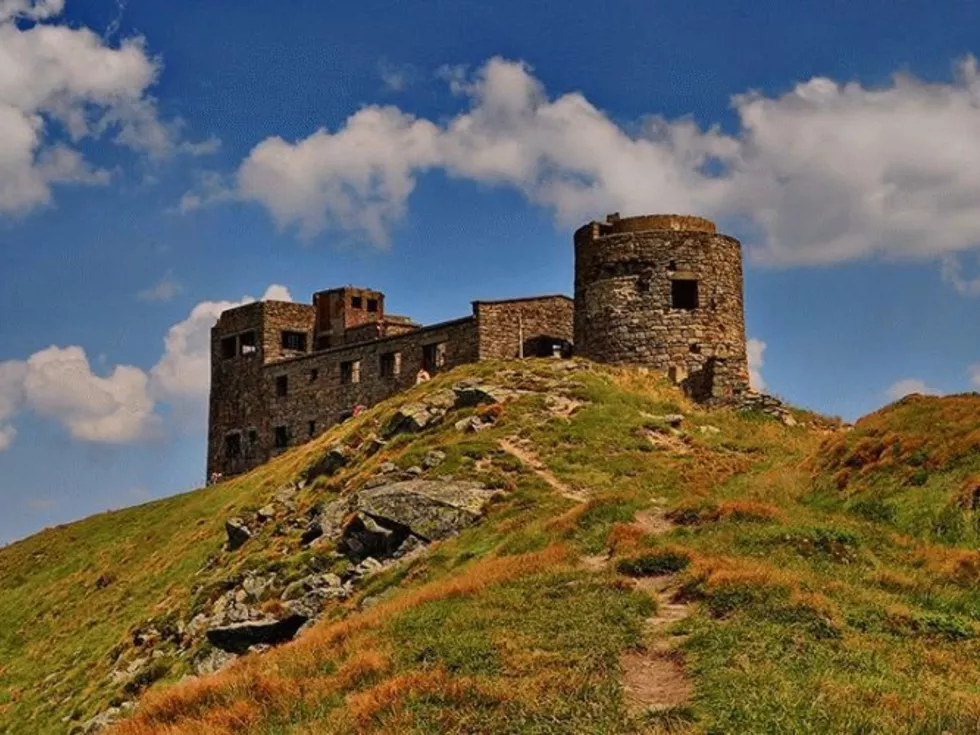 travel program image