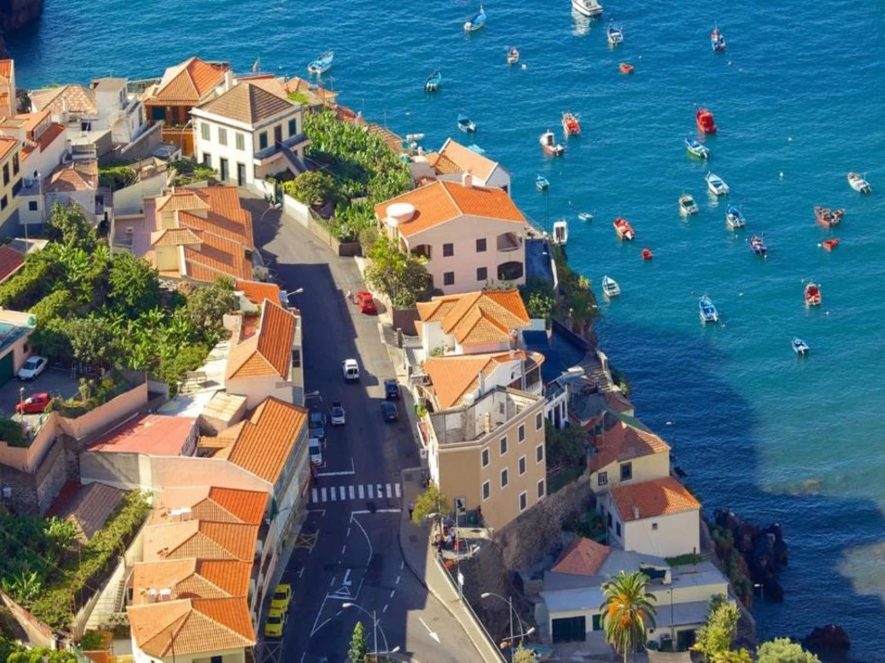 travel program image