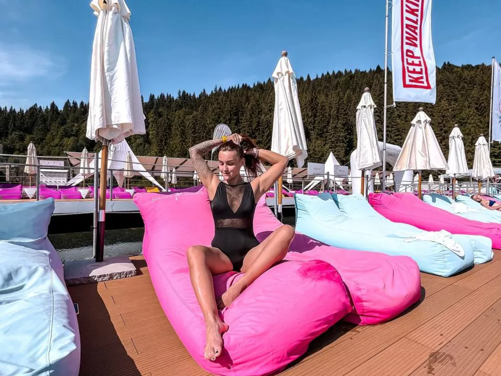 travel program image