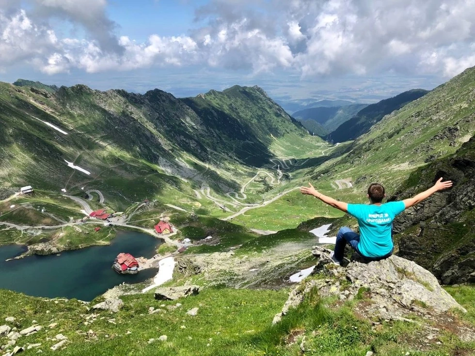 travel program image