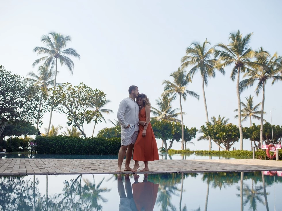 travel program image