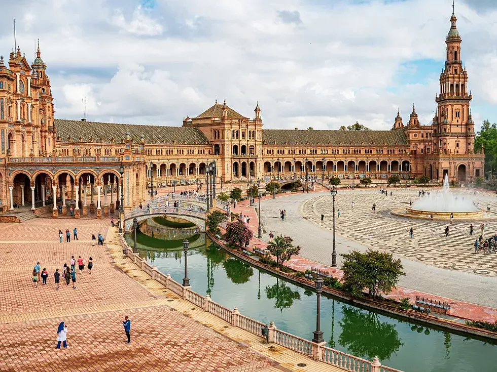 travel program image